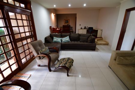 Casa de condomínio à venda com 850m², 4 quartos e 6 vagasSala