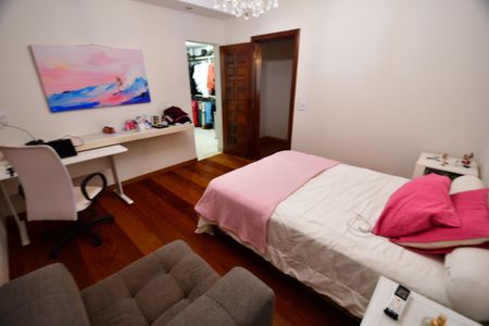 Casa de condomínio à venda com 850m², 4 quartos e 6 vagasQuarto 1 - Suíte