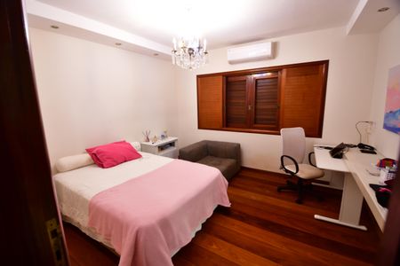 Casa de condomínio à venda com 850m², 4 quartos e 6 vagasQuarto 1 - Suíte
