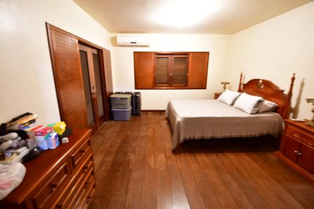 Casa de condomínio à venda com 850m², 4 quartos e 6 vagasQuarto 4 - Suíte
