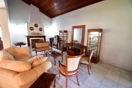 Casa de condomínio à venda com 850m², 4 quartos e 6 vagasSala