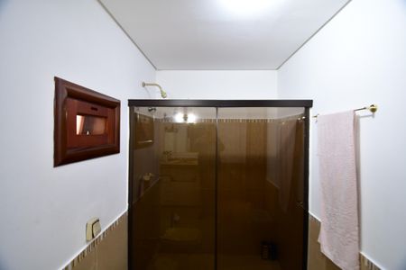 Casa de condomínio à venda com 850m², 4 quartos e 6 vagasBanheiro Suíte
