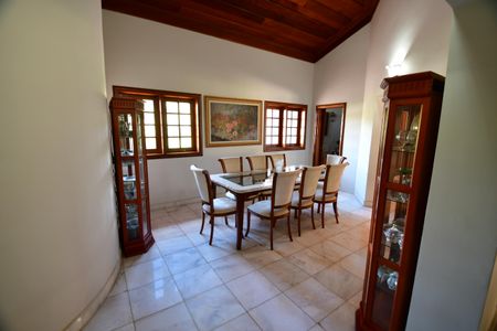 Casa de condomínio à venda com 850m², 4 quartos e 6 vagasSala