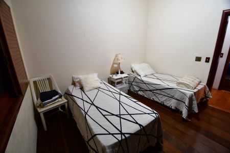 Casa de condomínio à venda com 850m², 4 quartos e 6 vagasQuarto 3 - Suíte
