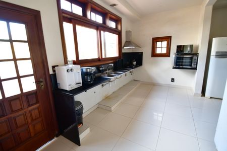 Casa de condomínio à venda com 850m², 4 quartos e 6 vagasCozinha