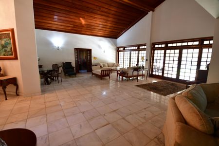 Casa de condomínio à venda com 850m², 4 quartos e 6 vagasSala