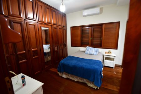 Casa de condomínio à venda com 850m², 4 quartos e 6 vagasQuarto 2 - Suíte