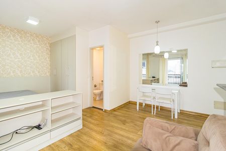 Sala de apartamento para alugar com 1 quarto, 40m² em Vila Regente Feijó, São Paulo
