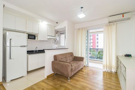 Sala de apartamento para alugar com 1 quarto, 40m² em Vila Regente Feijó, São Paulo