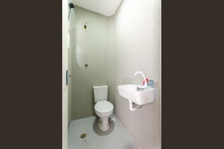 Casa à venda com 199m², 3 quartos e 3 vagas Casa à venda com 199m², 3 quartos e 3 vagasBanheiro de serviço