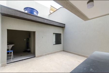 Casa à venda com 199m², 3 quartos e 3 vagas Casa à venda com 199m², 3 quartos e 3 vagasQuintal