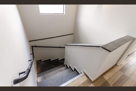 Casa à venda com 199m², 3 quartos e 3 vagas Casa à venda com 199m², 3 quartos e 3 vagasEscada