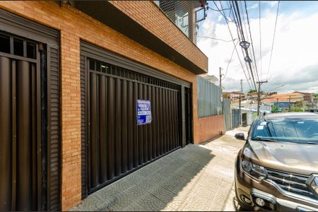 Casa à venda com 199m², 3 quartos e 3 vagas Casa à venda com 199m², 3 quartos e 3 vagasFachada