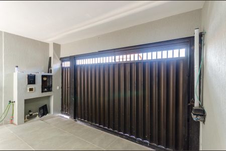 Casa à venda com 199m², 3 quartos e 3 vagas Casa à venda com 199m², 3 quartos e 3 vagasGaragem