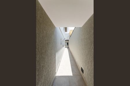 Casa à venda com 199m², 3 quartos e 3 vagas Casa à venda com 199m², 3 quartos e 3 vagasCorredor externo