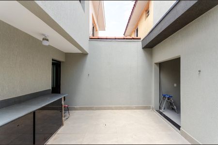 Casa à venda com 199m², 3 quartos e 3 vagas Casa à venda com 199m², 3 quartos e 3 vagasQuintal
