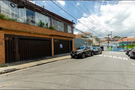 Casa à venda com 199m², 3 quartos e 3 vagas Casa à venda com 199m², 3 quartos e 3 vagasFachada