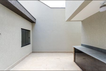 Casa à venda com 199m², 3 quartos e 3 vagas Casa à venda com 199m², 3 quartos e 3 vagasQuintal