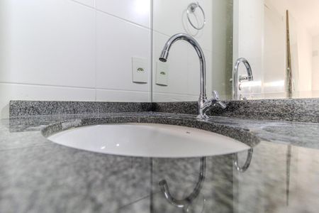 Apartamento à venda com 28m², 1 quarto e sem vaga Apartamento à venda com 28m², 1 quarto e sem vagaBanheiro da Suíte