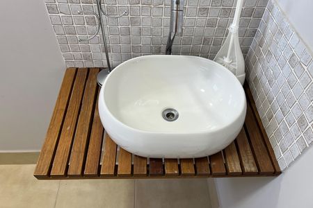 Banheiro Social 2 de apartamento para alugar com 2 quartos, 200m² em Ponta da Praia, Santos
