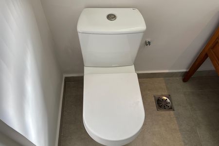 Apartamento para alugar com 200m², 2 quartos e 2 vagas Apartamento para alugar com 200m², 2 quartos e 2 vagasBanheiro da Suíte
