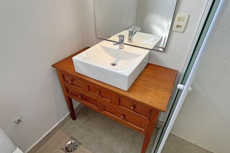Apartamento para alugar com 200m², 2 quartos e 2 vagas Apartamento para alugar com 200m², 2 quartos e 2 vagasBanheiro da Suíte