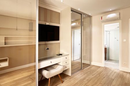 Apartamento para alugar com 200m², 2 quartos e 2 vagas Apartamento para alugar com 200m², 2 quartos e 2 vagasSuíte