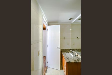 Apartamento para alugar com 76m², 3 quartos e 2 vagas Apartamento para alugar com 76m², 3 quartos e 2 vagasBanheiro da Suíte