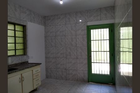 Casa à venda com 172m², 5 quartos e sem vaga Casa à venda com 172m², 5 quartos e sem vagaCasa 2 cozinha