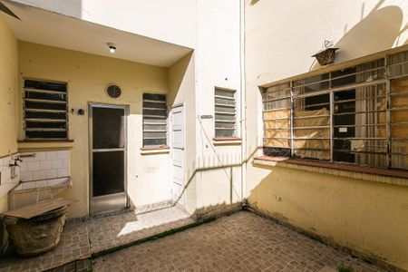 Apartamento à venda com 112m², 2 quartos e sem vaga Apartamento à venda com 112m², 2 quartos e sem vagaÁrea de serviço
