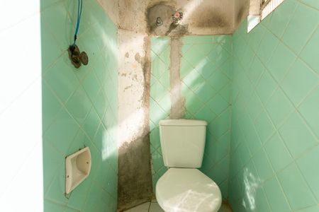 Banheiro de Serviço de apartamento para alugar com 2 quartos, 112m² em Guaiaúna, São Paulo