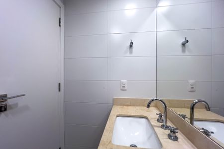 Apartamento à venda com 89m², 2 quartos e 2 vagasBanheiro da Suíte 2