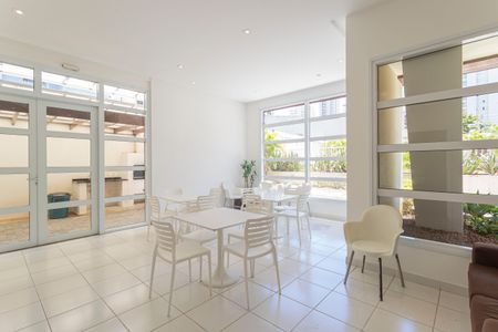 Apartamento para alugar com 56m², 2 quartos e 1 vagaÁrea comum - Salão de festas