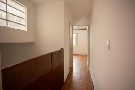 Casa à venda com 107m², 3 quartos e 1 vaga Casa à venda com 107m², 3 quartos e 1 vagaCorredor