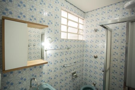 Casa à venda com 107m², 3 quartos e 1 vaga Casa à venda com 107m², 3 quartos e 1 vagaBanheiro