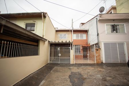Casa à venda com 107m², 3 quartos e 1 vaga Casa à venda com 107m², 3 quartos e 1 vagaFachada