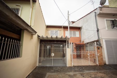 Casa à venda com 107m², 3 quartos e 1 vaga Casa à venda com 107m², 3 quartos e 1 vagaFachada