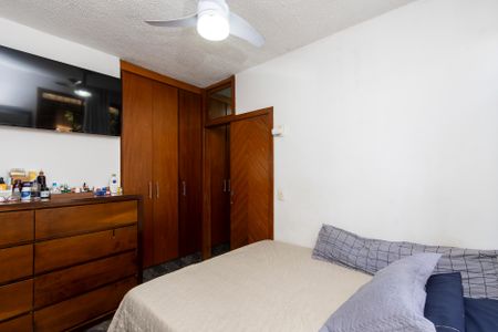 Casa à venda com 300m², 4 quartos e 3 vagas Casa à venda com 300m², 4 quartos e 3 vagasSuíte