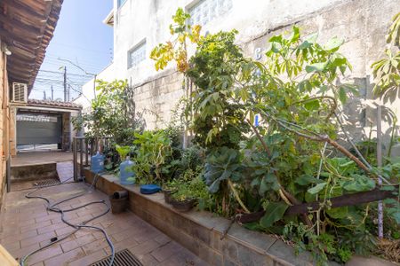 Casa à venda com 300m², 4 quartos e 3 vagas Casa à venda com 300m², 4 quartos e 3 vagasÁrea comum