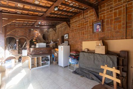 Casa à venda com 300m², 4 quartos e 3 vagas Casa à venda com 300m², 4 quartos e 3 vagasÁrea comum