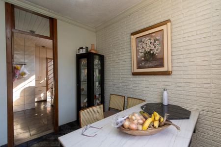 Casa à venda com 300m², 4 quartos e 3 vagas Casa à venda com 300m², 4 quartos e 3 vagasCopa