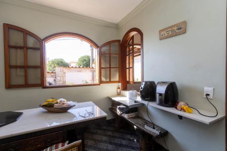 Casa à venda com 300m², 4 quartos e 3 vagas Casa à venda com 300m², 4 quartos e 3 vagasCopa