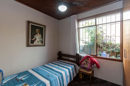 Casa à venda com 300m², 4 quartos e 3 vagas Casa à venda com 300m², 4 quartos e 3 vagasQuarto 2