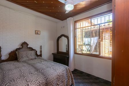 Casa à venda com 300m², 4 quartos e 3 vagas Casa à venda com 300m², 4 quartos e 3 vagasQuarto 1