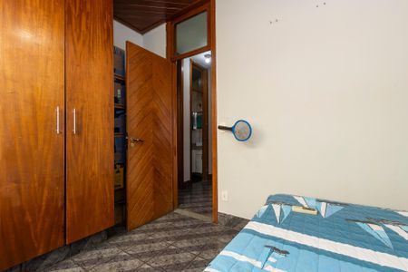 Casa à venda com 300m², 4 quartos e 3 vagas Casa à venda com 300m², 4 quartos e 3 vagasQuarto 2