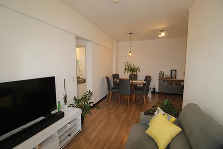 Apartamento à venda com 65m², 2 quartos e 1 vagaSala