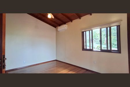 Suíte 2 de casa para alugar com 3 quartos, 250m² em Campeche, Florianópolis