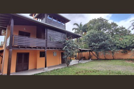 Casa para alugar com 250m², 3 quartos e 6 vagasFachada