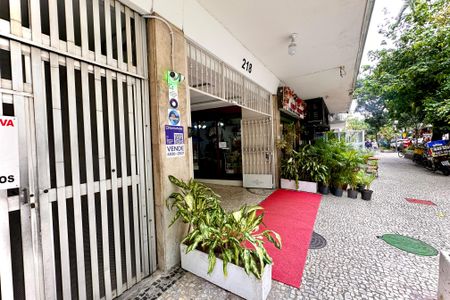 Apartamento para alugar com 70m², 2 quartos e 1 vagaFachada 