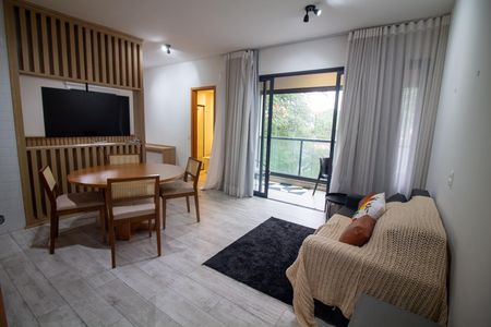 Sala / Sala de Jantar de apartamento para alugar com 1 quarto, 41m² em Santo Amaro, São Paulo